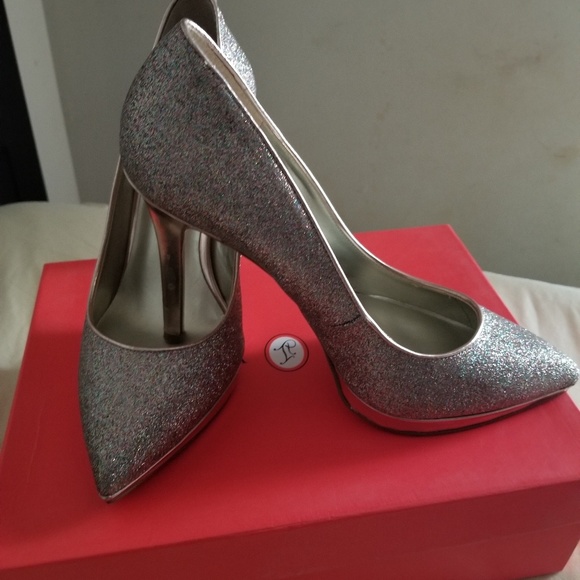 Shoes - Picture 1 of 8